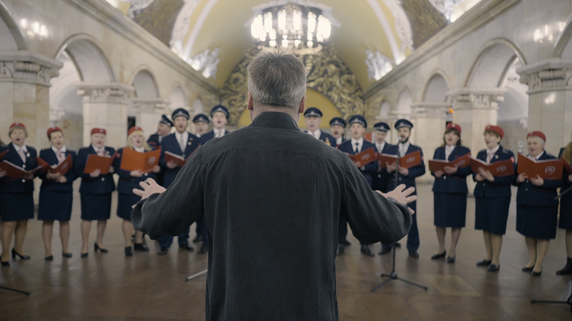 ATTENTION FERMETURE DES PORTES – Isaenko Yana ATTENTION FERMETURE DES PORTES - Isaenko Yana