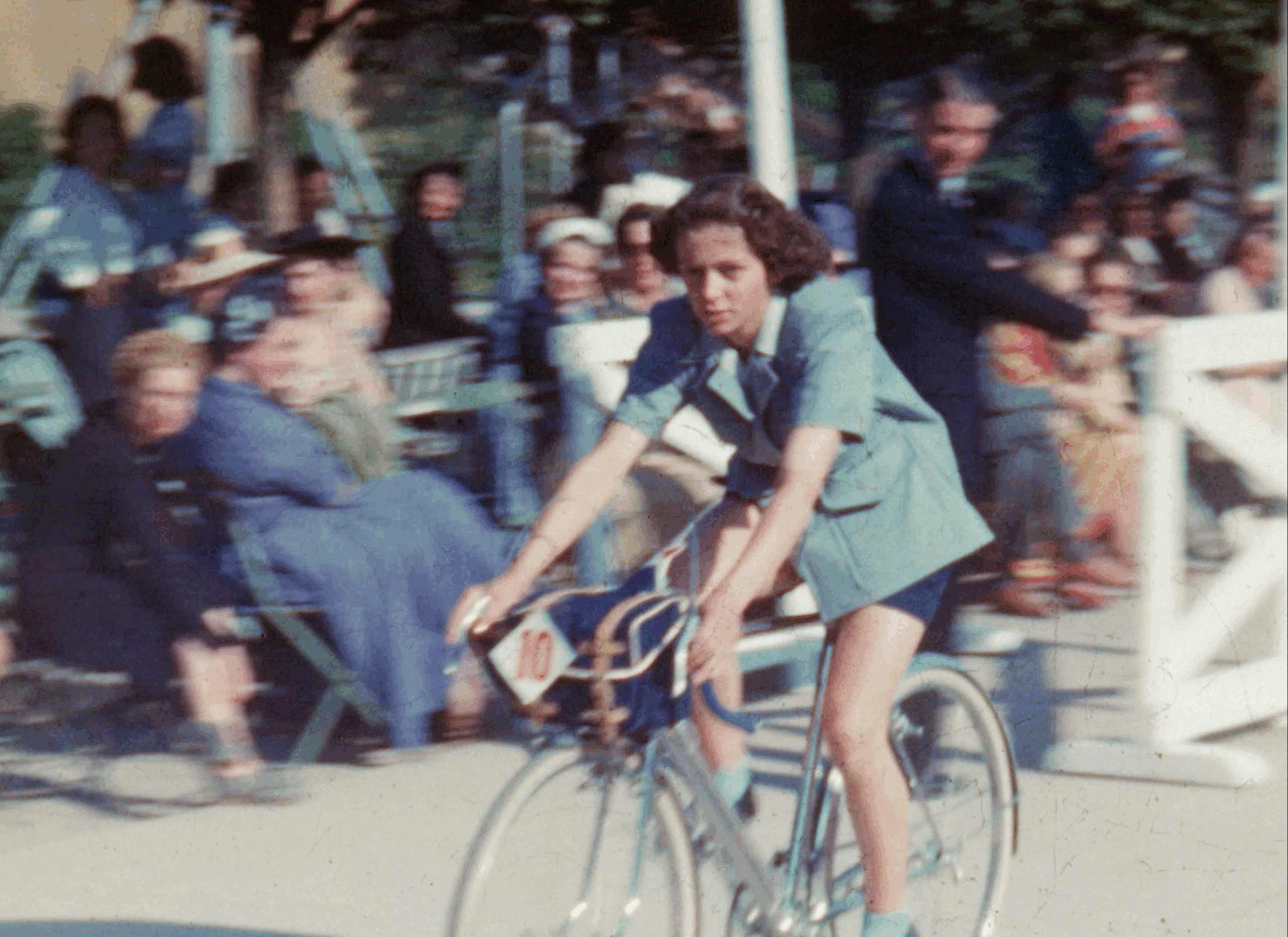 CENTAURE, CENTAURESSE – Laurent Roth CENTAURE, CENTAURESSE - Laurent Roth