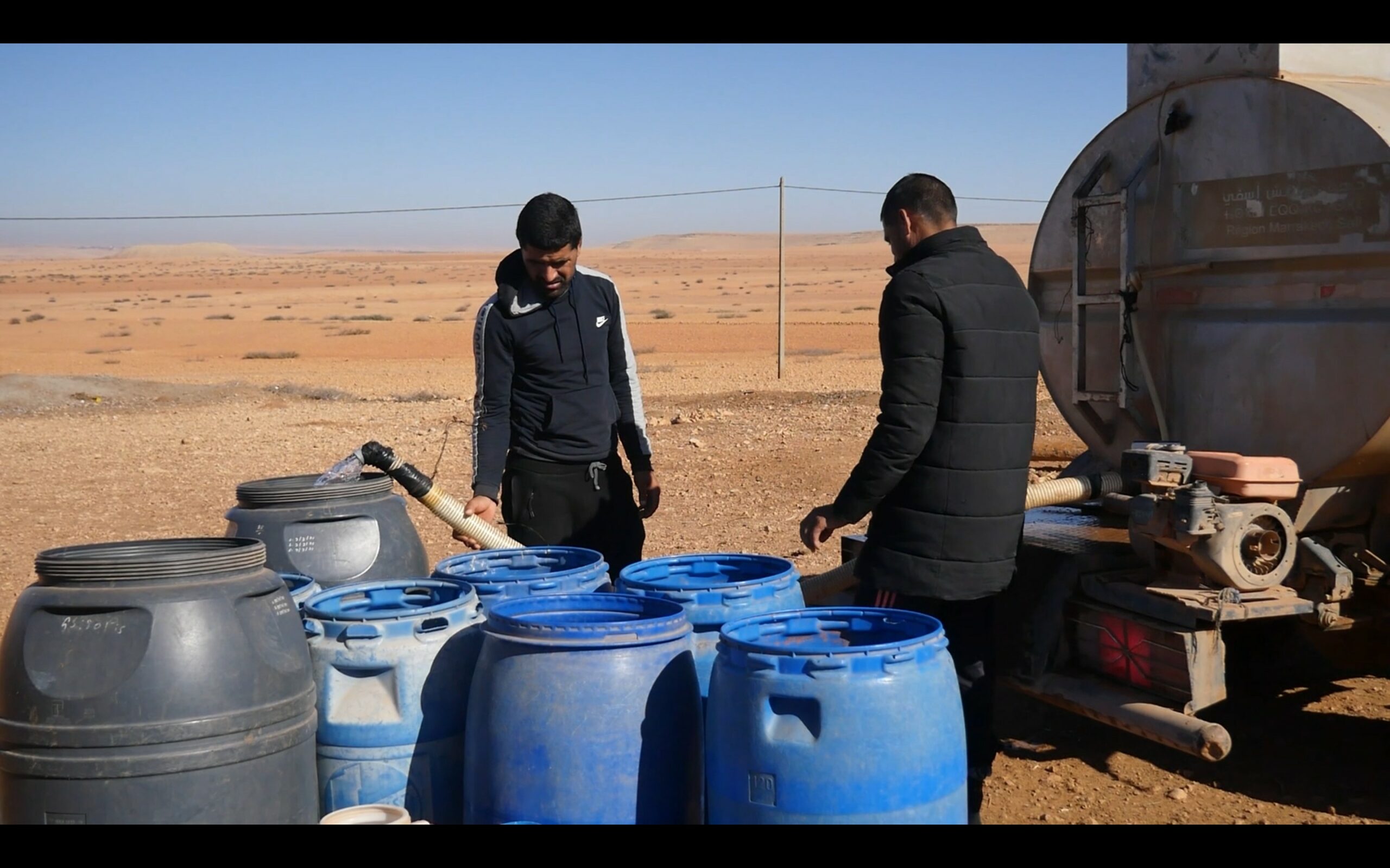 LES RACINES DU SILENCE – Donia Barouri (1) LES RACINES DU SILENCE - Donia Barouri (1)